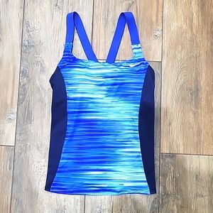 NWT, Womens Nike swim top, small